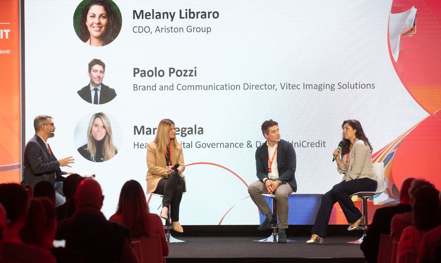 Customer Round-table con