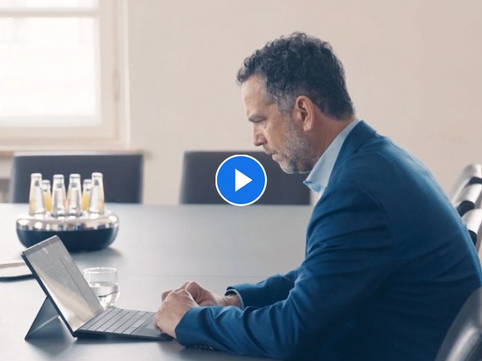 Rechtsanwalt Stefan Schicker zeigt im Video, wie er mit Adobe Acrobat Pro arbeitet.